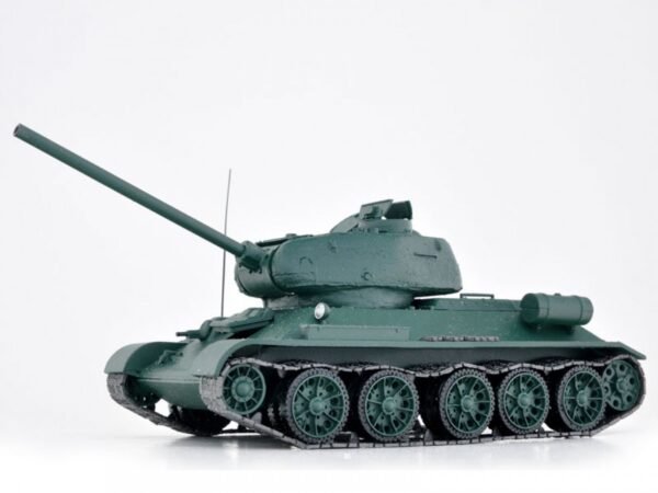 RUSSIAN TANK T34/85